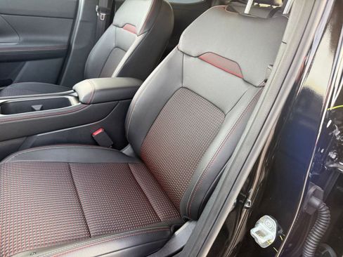 New 2026 Nissan Kicks SR image 20