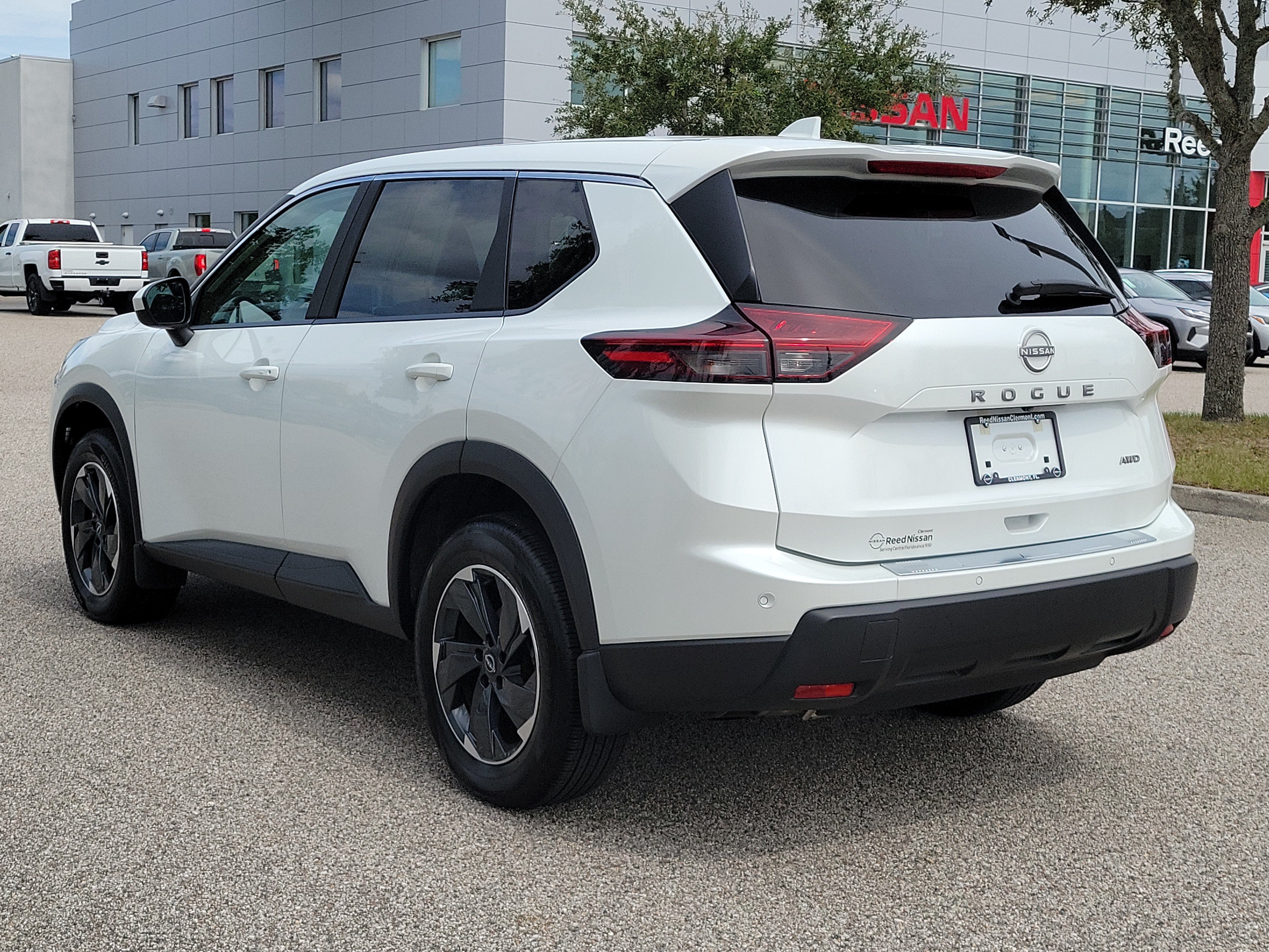 Certified 2025 Nissan Rogue SV AWD/4WD image 8