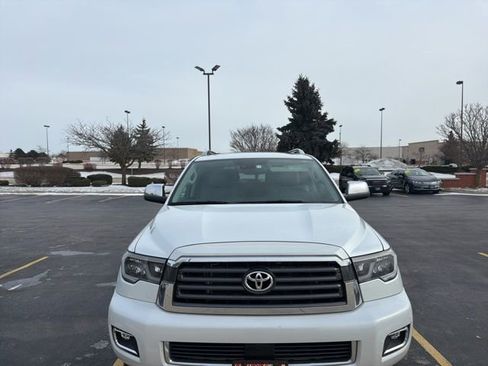 Used 2022 Toyota Sequoia Limited image 2