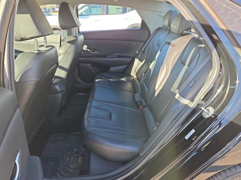 Used 2024 Hyundai Elantra Limited image 17