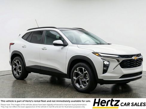 Used 2025 Chevrolet Trax LT w/ LT Convenience Package image 1