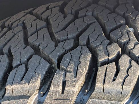 Used 2022 Chevrolet Suburban Z71 w/ Luxury Package image 11