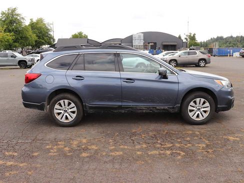 Used 2017 Subaru Outback 2.5i Premium AWD/4WD image 4