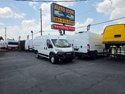 Used 2025 RAM ProMaster 2500 w/ Convenience Group FWD image 24