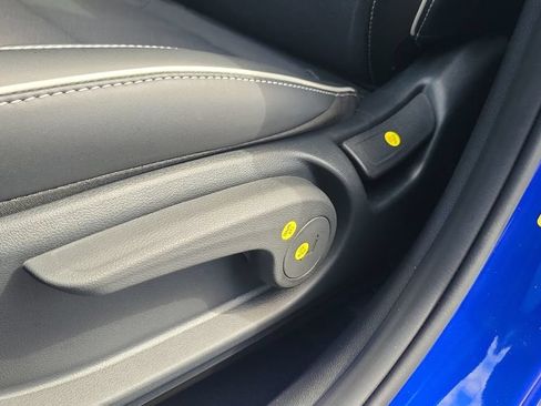 Certified 2025 Hyundai Venue Limited FWD image 19