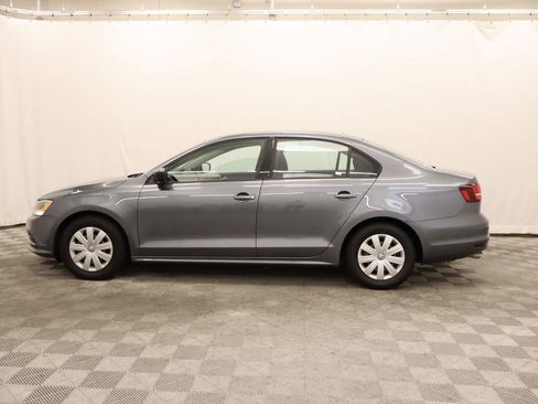 Used 2016 Volkswagen Jetta S FWD image 2