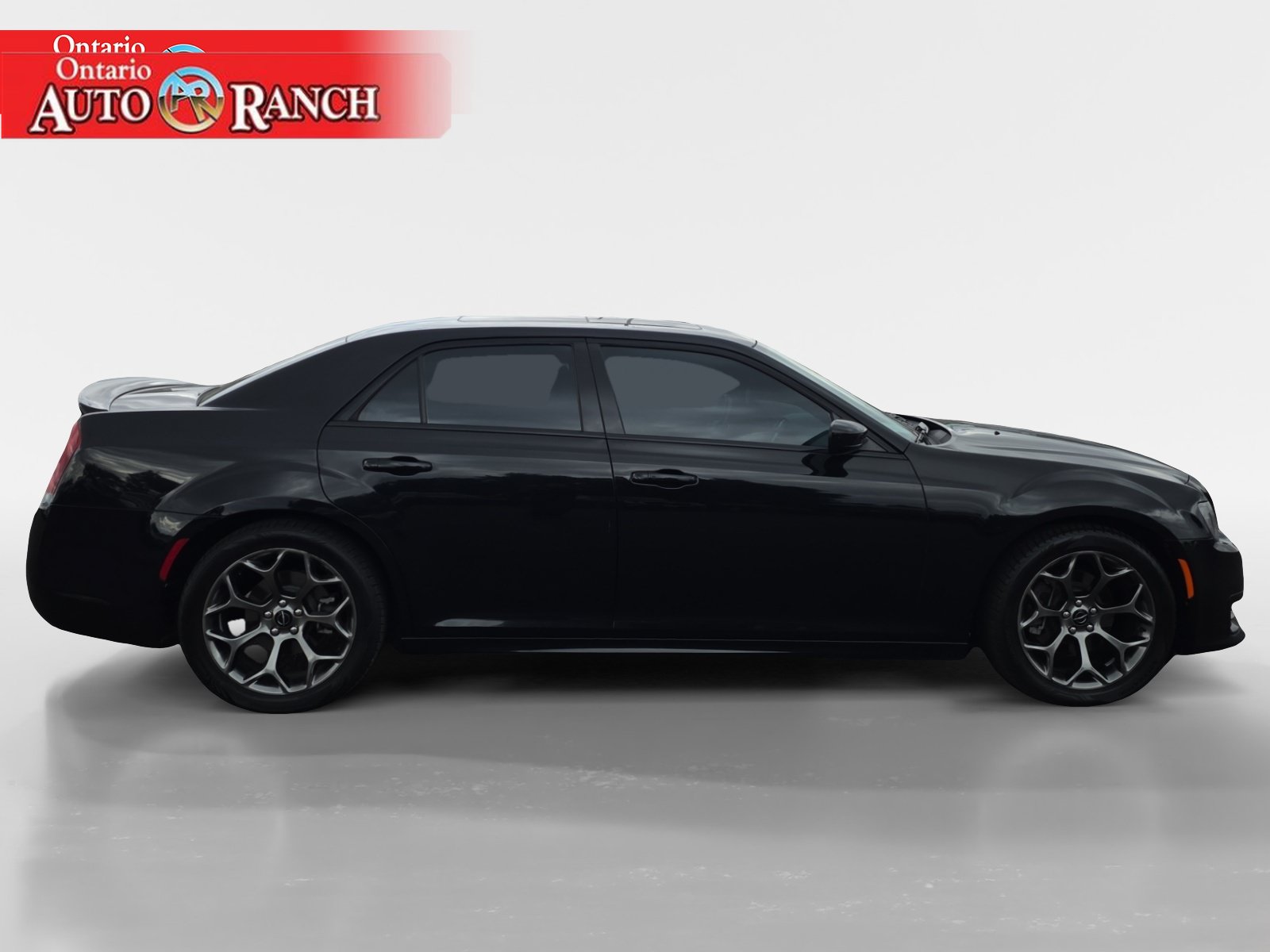 Used 2017 Chrysler 300 S w/ S Model Appearance Package RWD image 6