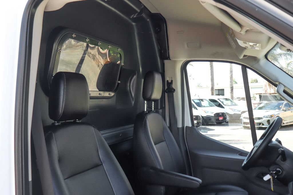 Used 2022 Ford E-Transit Medium Roof RWD image 42