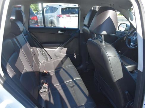 Used 2016 Volkswagen Tiguan S image 17