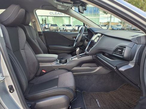 Used 2025 Subaru Outback Premium image 6