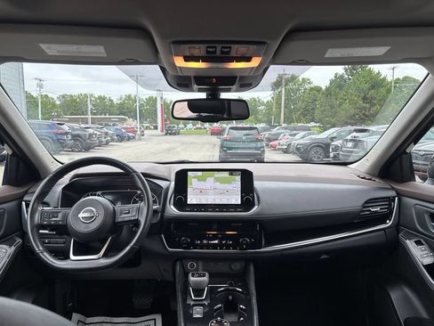 Certified 2023 Nissan Rogue SL w/ SL Premium Package AWD/4WD image 15
