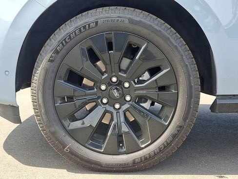 Used 2025 Ford Expedition Platinum w/ Stealth Appearance Package image 8