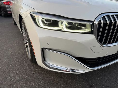 Used 2022 BMW 750i xDrive image 5