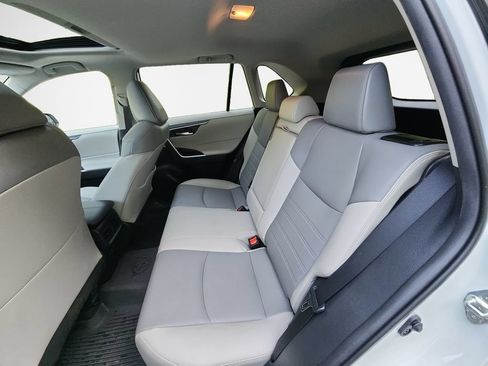 Used 2020 Toyota RAV4 XLE Premium AWD/4WD image 25