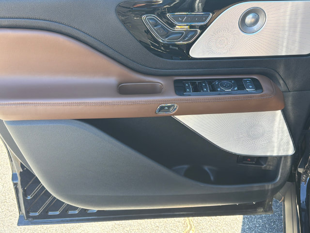 Used 2024 Lincoln Aviator Reserve w/ Equipment Group 201A AWD/4WD image 12