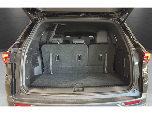 Used 2025 Buick Enclave Preferred image 22