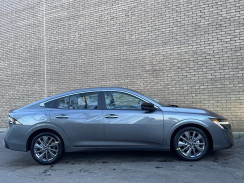 New 2026 Nissan Sentra SL w/ Floor Mat Package FWD image 6