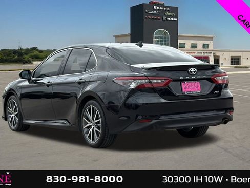Used 2024 Toyota Camry XLE image 5