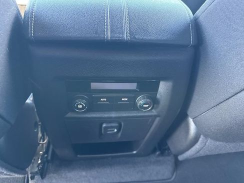 Certified 2023 Chevrolet Traverse LT FWD image 22