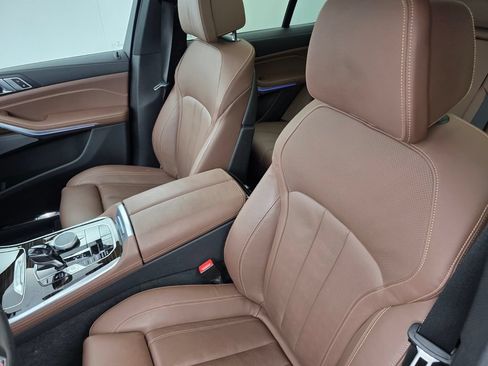 Used 2020 BMW X5 M50i w/ Premium Package AWD/4WD image 11