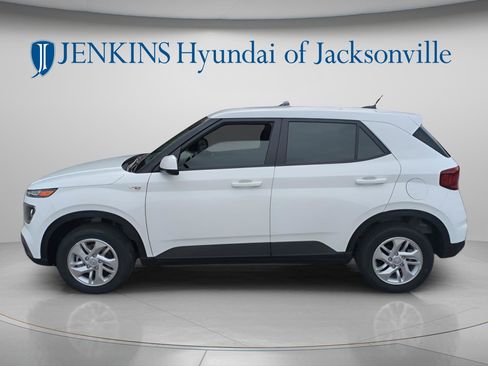 New 2026 Hyundai Venue SE FWD image 6