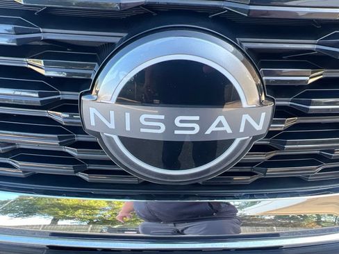 Used 2023 Nissan Rogue S AWD/4WD image 29