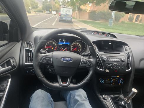 Used 2017 Ford Focus ST image 21