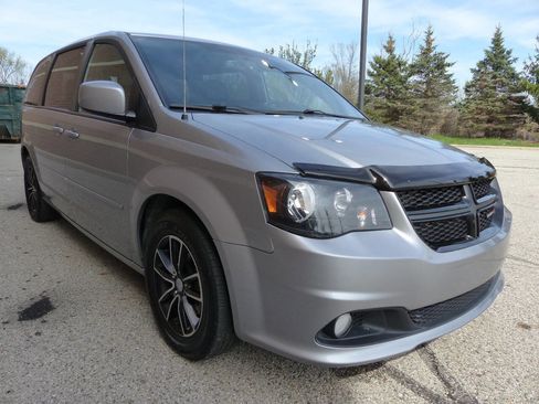 Used 2017 Dodge Grand Caravan GT image 9