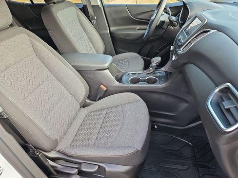 Used 2023 Chevrolet Equinox LT image 12