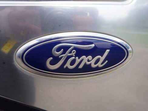 Certified 2020 Ford Edge Titanium FWD image 33