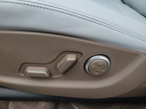 New 2026 Genesis GV70 2.5T Advanced AWD/4WD image 14