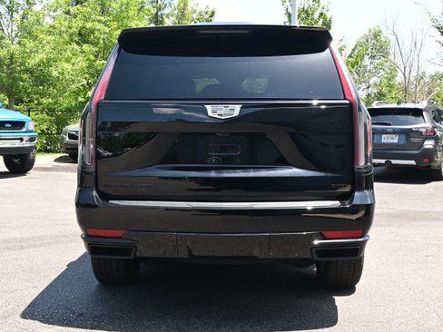 Used 2023 Cadillac Escalade Sport w/ LPO, ONYX Package AWD/4WD image 8