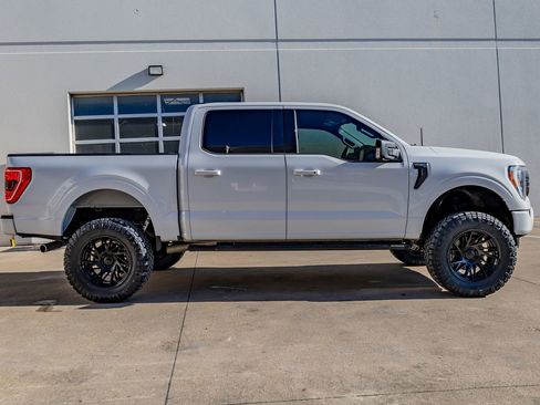 Used 2021 Ford F150 XLT w/ Equipment Group 302A High image 11