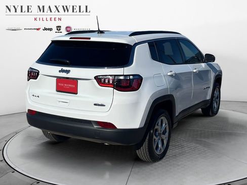 New 2026 Jeep Compass Latitude image 16