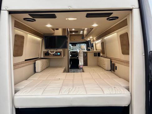 Used 2020 Mercedes-Benz Sprinter 3500 w/ Windows All Around Package image 47