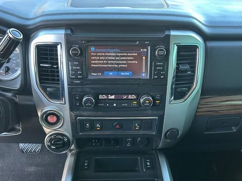 Used 2017 Nissan Titan SL AWD/4WD image 14