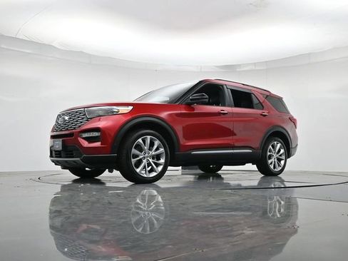 Certified 2021 Ford Explorer Platinum w/ Equipment Group 601A AWD/4WD image 38