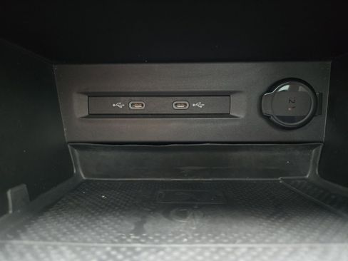 Certified 2022 Volkswagen Taos SE image 18