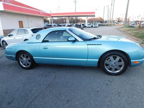 Used 2002 Ford Thunderbird Deluxe image 5