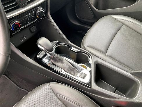 Used 2024 Buick Encore GX Sport Touring image 19