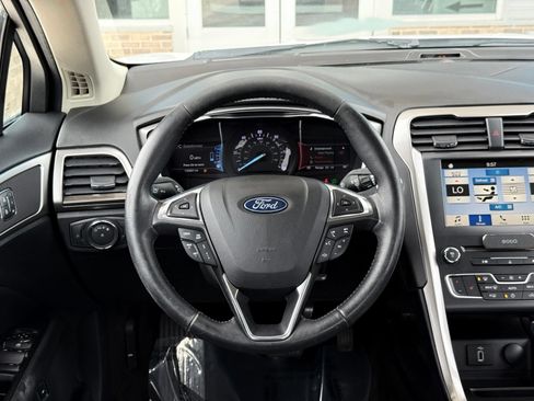 Used 2018 Ford Fusion SE w/ Equipment Group 602A FWD image 24