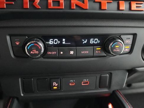 Used 2025 Nissan Frontier PRO-4X AWD/4WD image 27