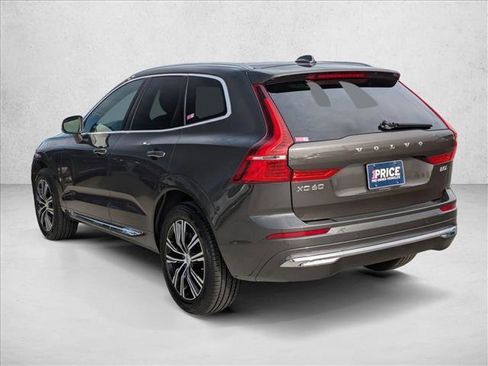 Used 2022 Volvo XC60 B5 Inscription image 8