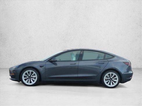 Used 2023 Tesla Model 3 Standard Range image 9