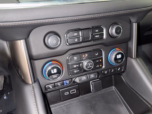 Used 2023 Chevrolet Tahoe High Country RWD image 30