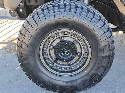 Used 2016 Jeep Wrangler Unlimited Sahara AWD/4WD image 19