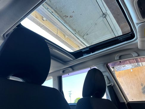 Used 2012 Subaru Forester 2.5X Premium w/ All-Weather Pkg AWD/4WD image 17