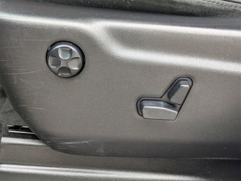 Used 2018 Jeep Grand Cherokee Altitude image 21