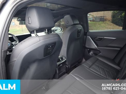 Used 2024 BMW i5 eDrive40i w/ Convenience Package image 19