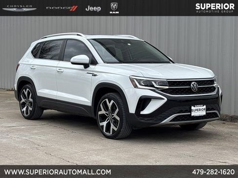 Used 2023 Volkswagen Taos SEL image 1